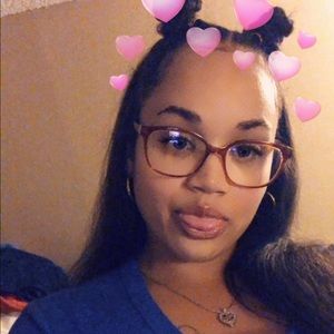 Meet your Posher, Alisa